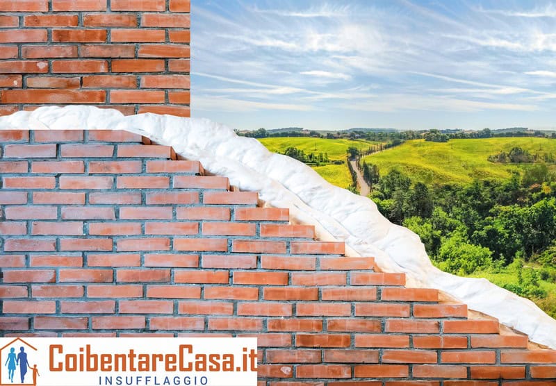 Diagnosi energetica edificio: isolamento termico a insufflaggio parete in mattoni, vista panoramica. Efficienza energetica e risparmio.