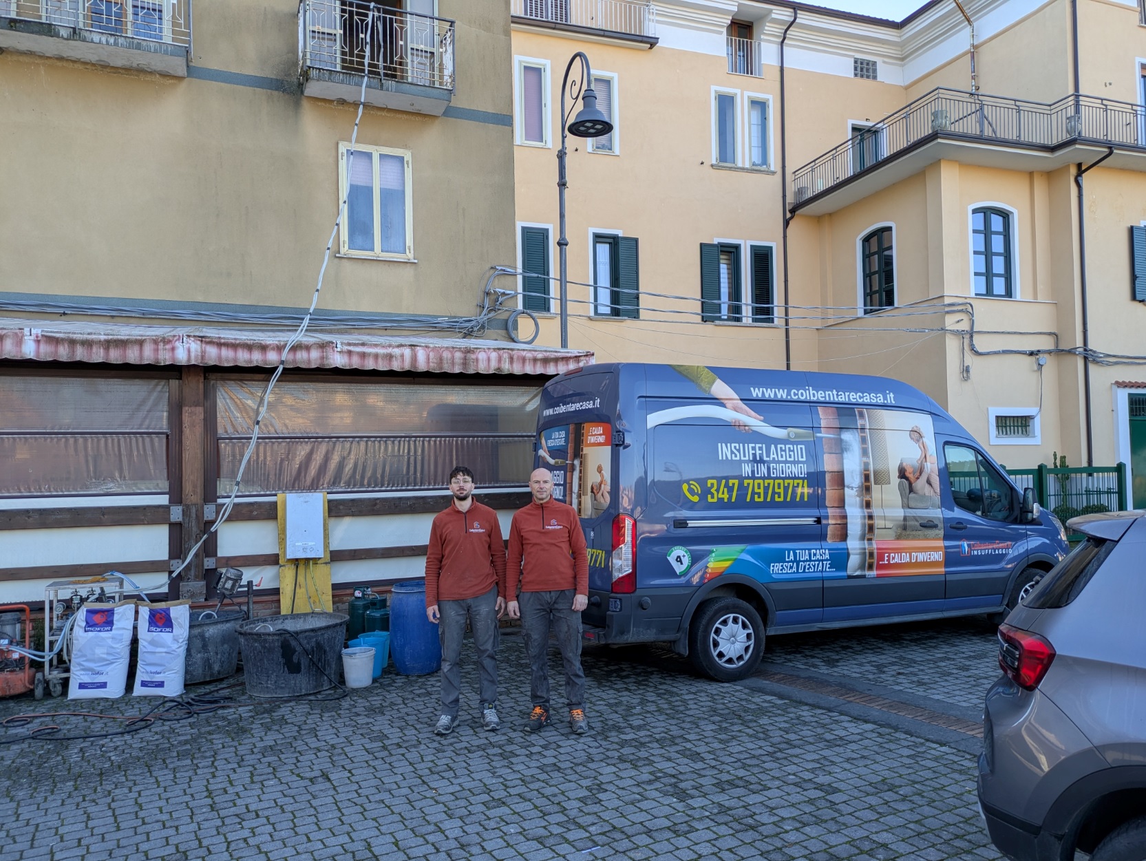 Insufflaggio condominiale: isolamento termico per appartamenti e palazzi. Intervento rapido e efficiente.