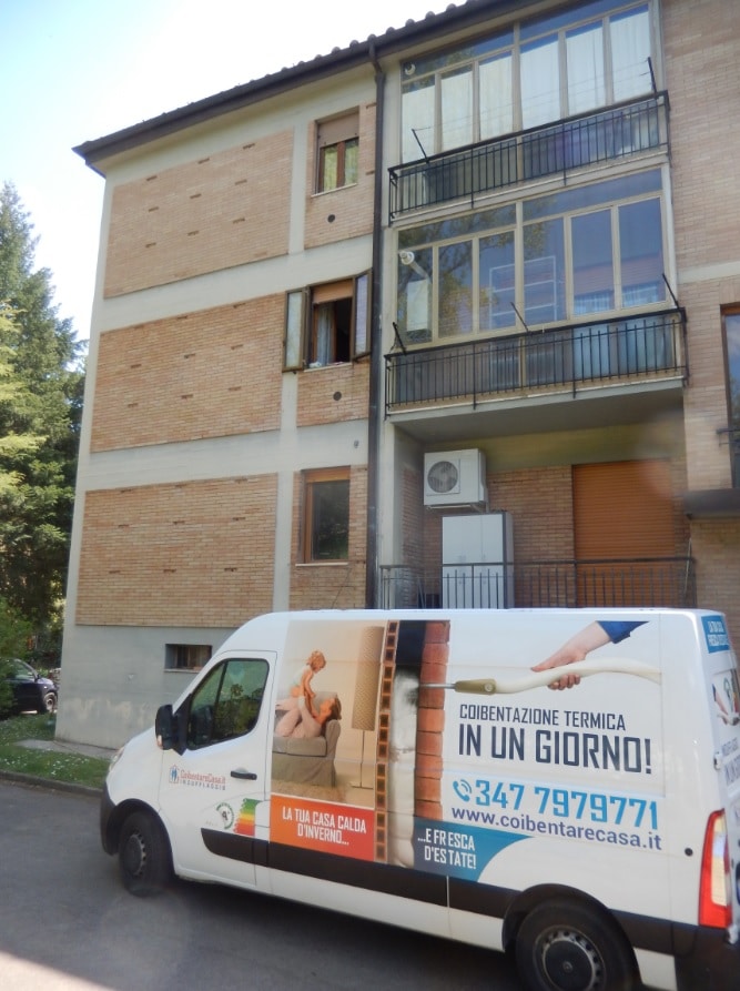 Riqualificazione energetica condominio a Siena: isolamento termico per comfort e risparmio energetico. Intervento rapido e efficace.