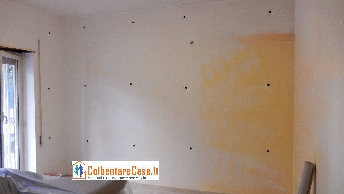 Rete di fori praticati prima dell'insufflaggio di ISOFOR dall'azienda Calvanelli